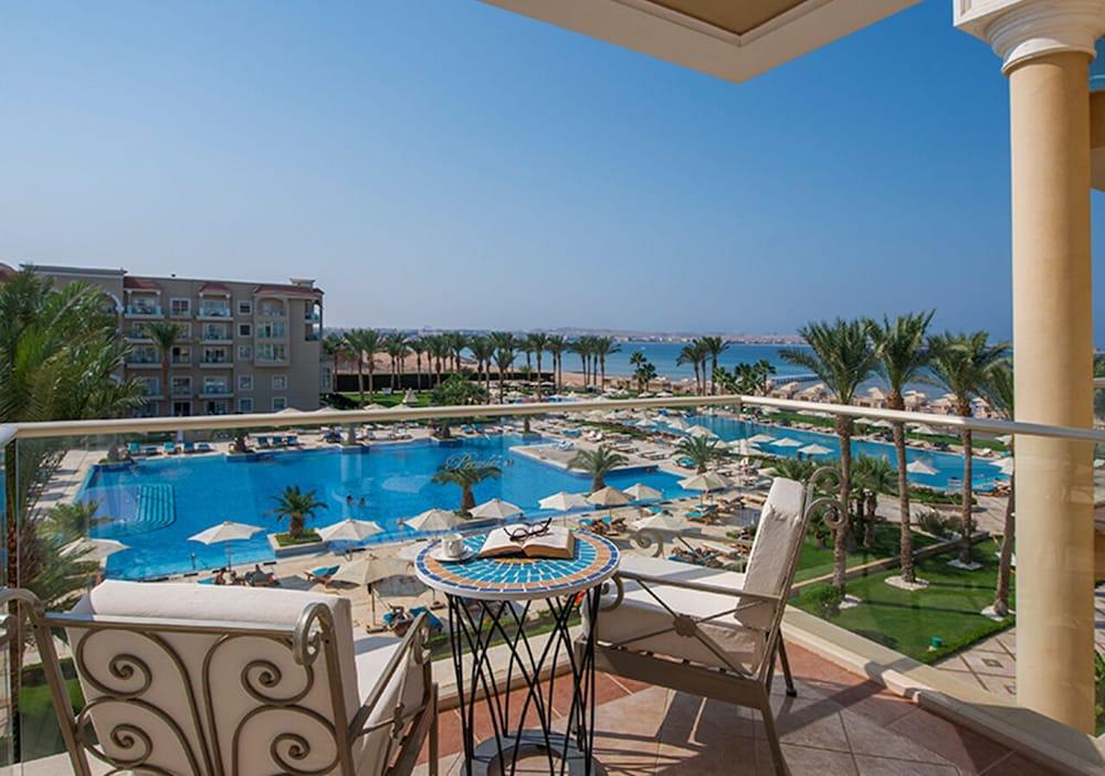 Premier Le Reve Hotel & Spa (Adults Only) Hurghada Exterior photo The swimming pool at the resort